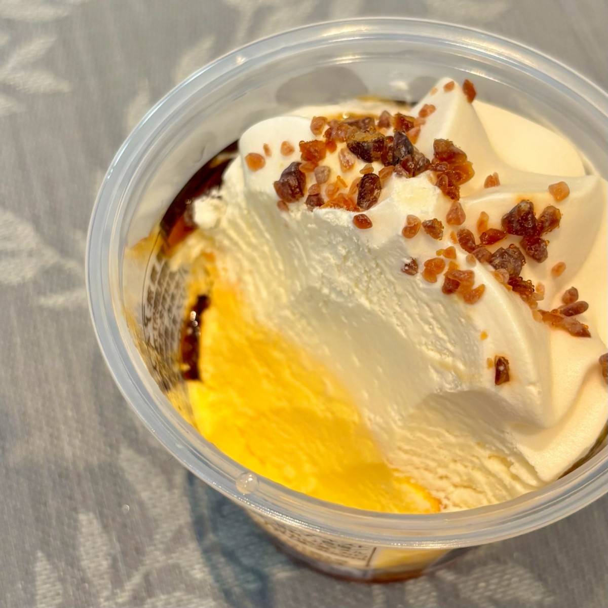 ミニストップの「なめらかプリンパフェみたいなアイス」