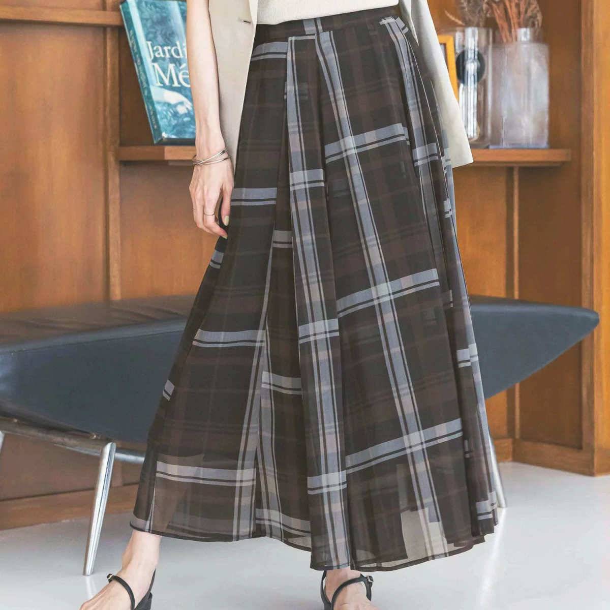 夏コーデの女性