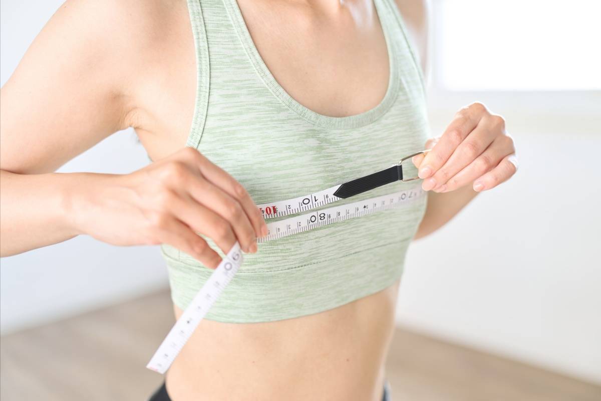 バストが小さい骨格ウェーブの女性