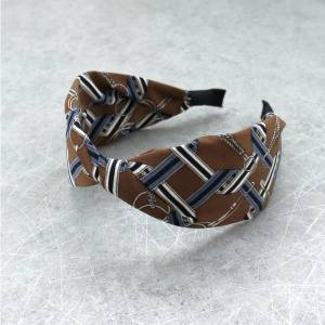 面長さんにおすすめのカチューシャ15選♪付け方で似合わないを卒業せよ!