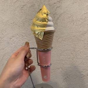 【石川・金沢】金箔まるごと1枚トッピング！？圧巻の「金箔ソフトクリーム」を堪能♡