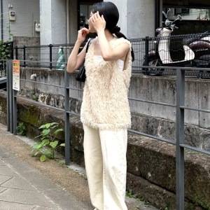 さらっと着るだけで旬スタイルに♡秋冬の即戦力になる「フェザーベスト」