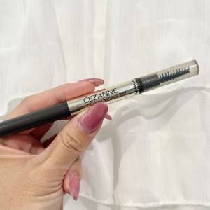 眉メイクが苦手な人に朗報……！【セザンヌ】垢抜ける「最強アイブロウ」