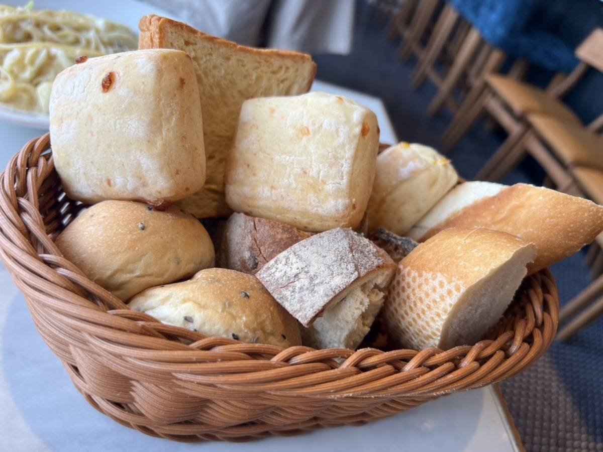 オイスターハウスお台場店のパン