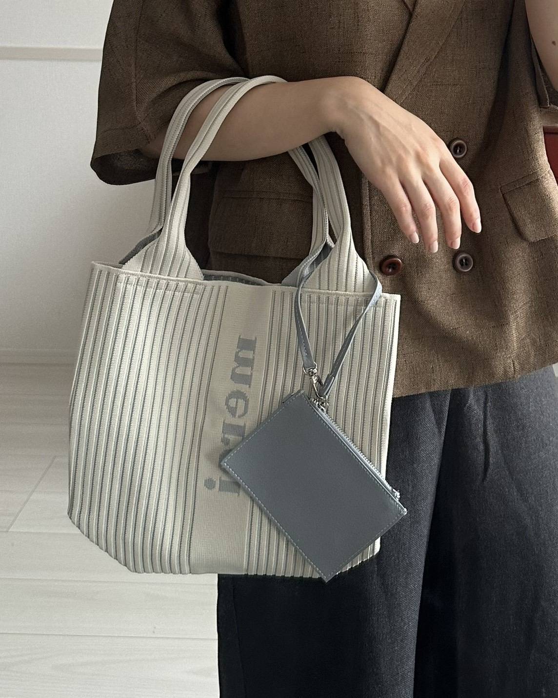「q bag paris」のニットバッグ