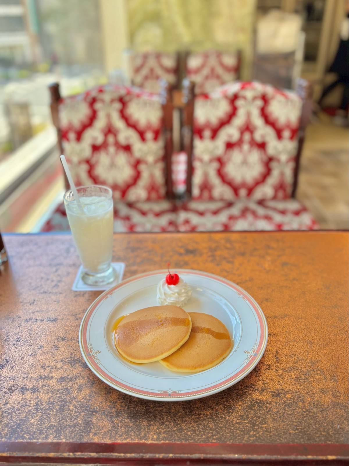 カフェ＆レストラン談話室 ニュートーキョーのホットケーキとミルク