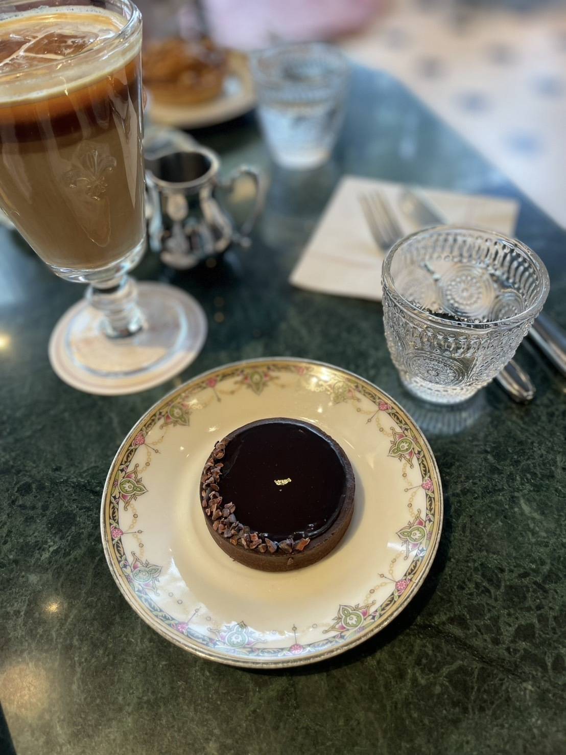 ビュリーカフェの『パン・オ・ショコラ』と『カフェラテ』