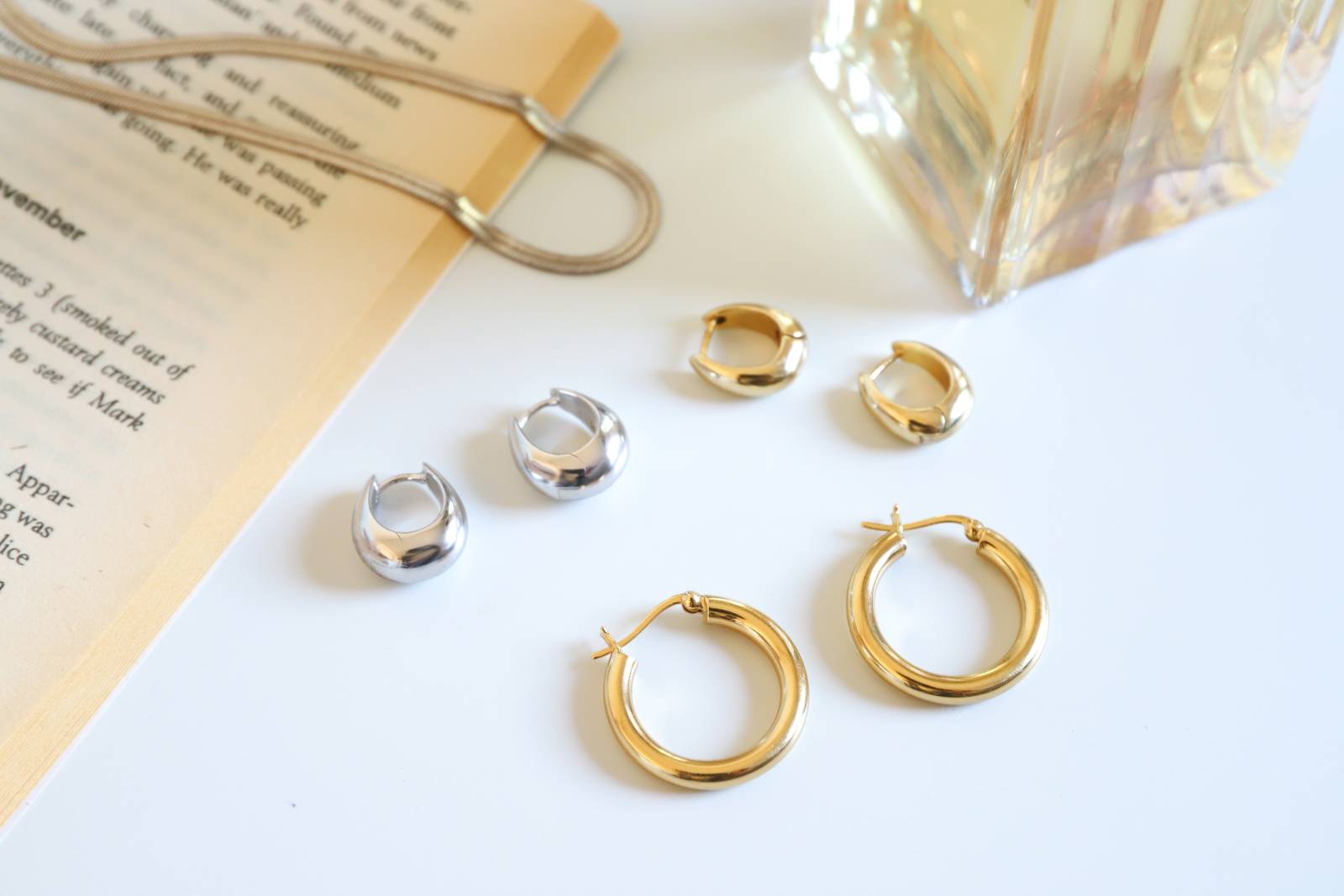 西　幸運　アイテム　金属製