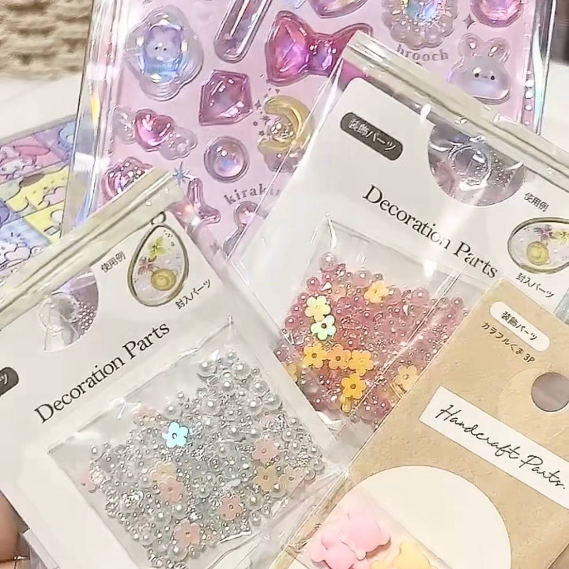 セリアとロフトで購入したパーツやシール