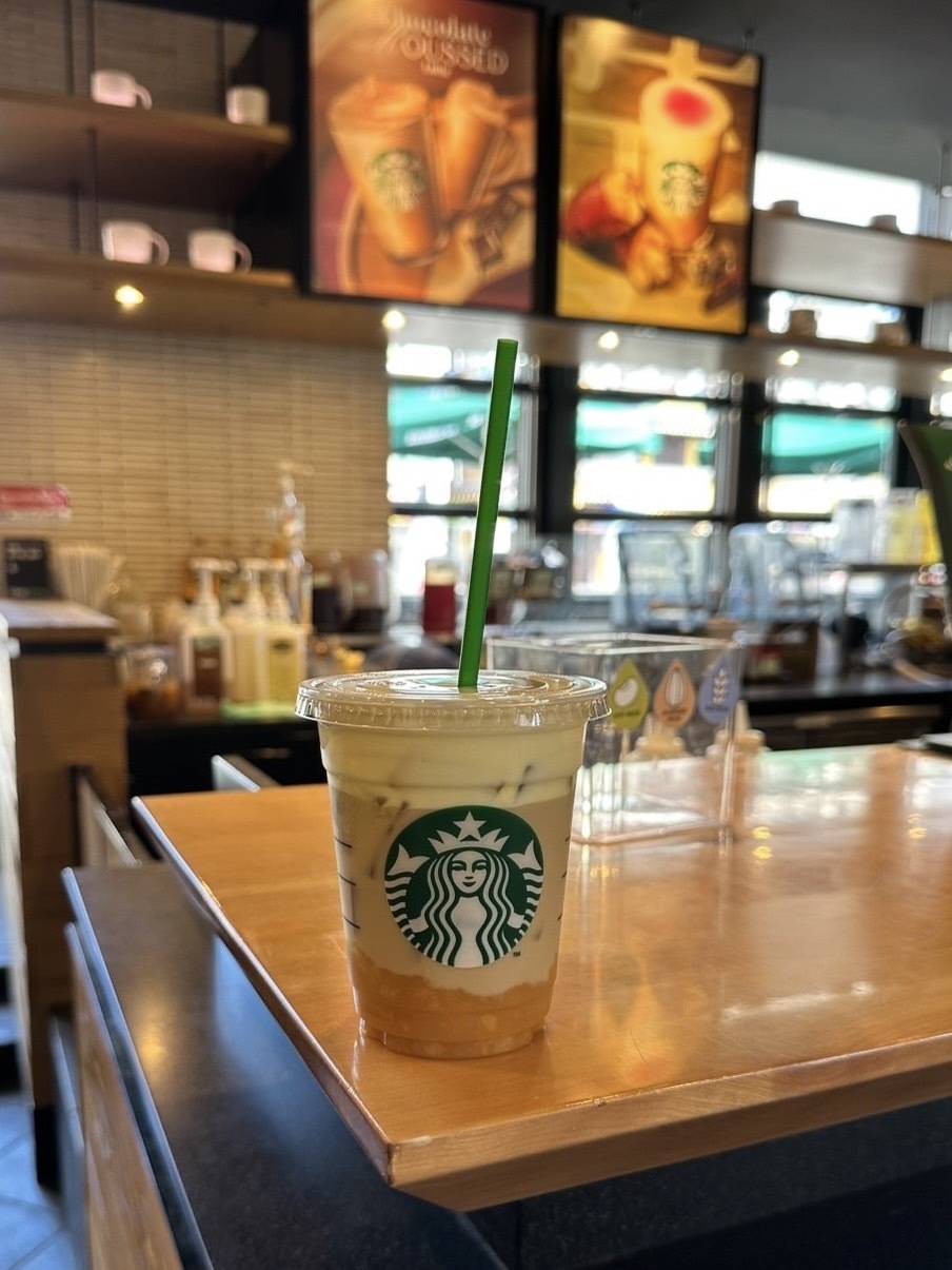 スタバの「焼き芋ムース ティーラテ」