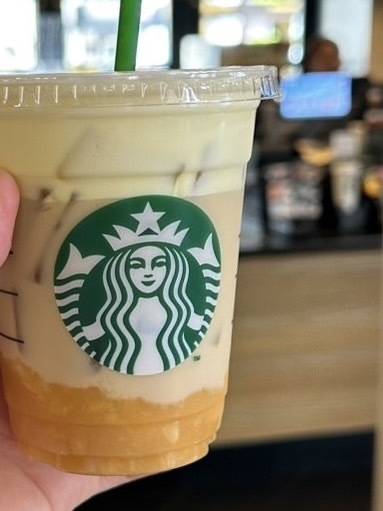 スタバの「焼き芋ムース ティーラテ」