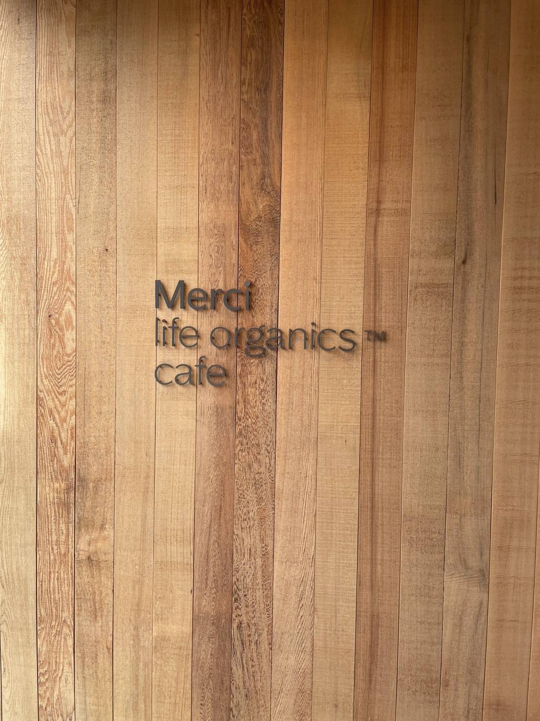 Merci life organics café