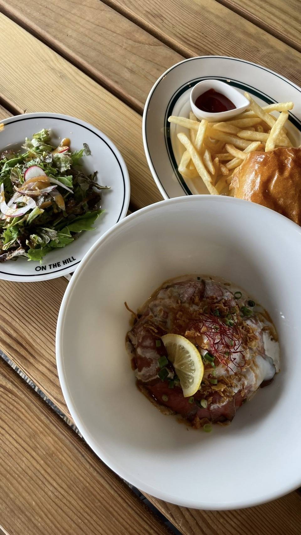 ON THE HILLのレストランでお食事