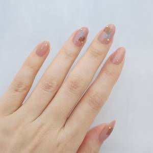 マステ貼るだけで垢抜ける。不器用さん向け「ブロックネイル」のやり方