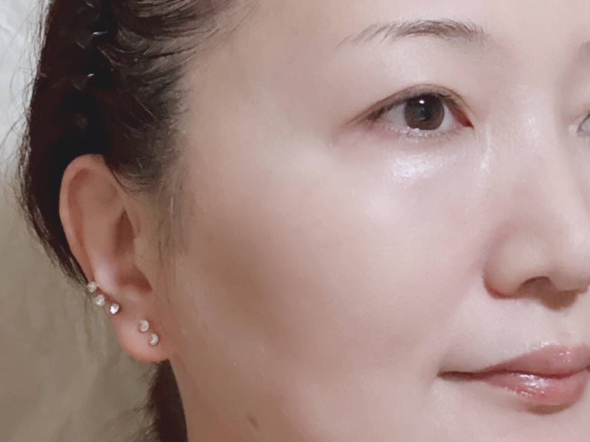 ESPRIQU エスプリーク メルティセラム グロウパウダー OC-405 オークル ファンデ塗布後 筆者顔