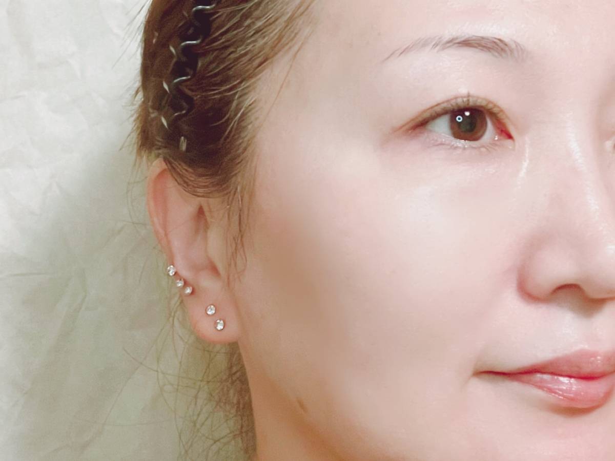 NARS ナーズ ライトリフレクティングセッティングパウダー プレストN 5894 CRYSTAL トランスルーセント 塗布前 筆者顔 BB塗布後