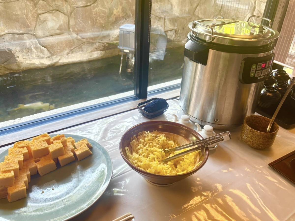 卵焼きとお味噌汁、おつけもの