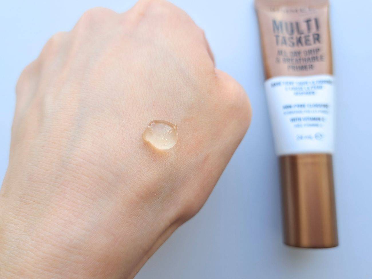 RIMMEL LONDON(リンメル ロンドン) ザ マルチタスカー プライマーの手元スウォッチ