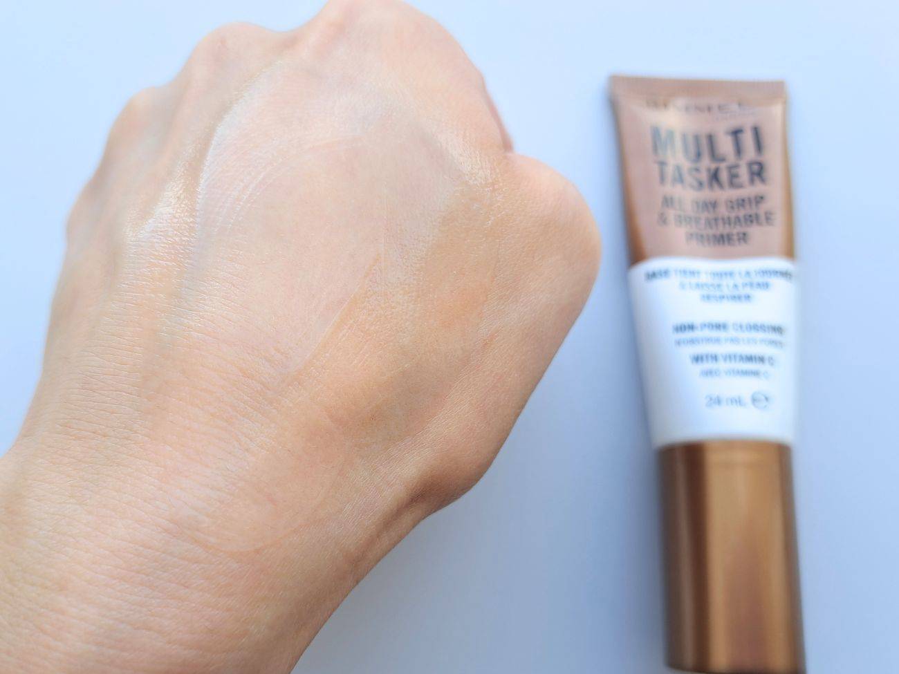 RIMMEL LONDON(リンメル ロンドン) ザ マルチタスカー プライマーの手元スウォッチ