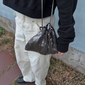 一瞬で心を奪う存在感！コーデがぐんと格上げする「BIGOTRE」の大人バッグ