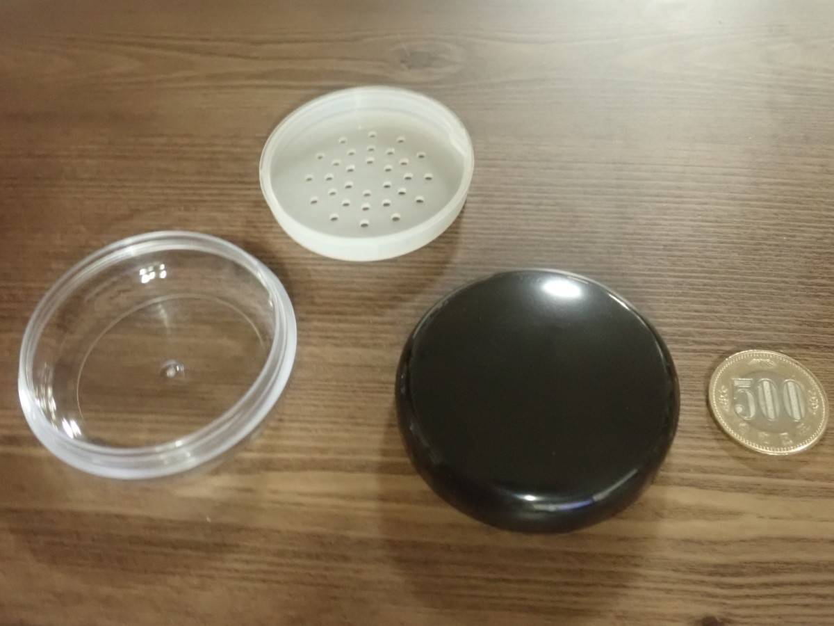 ダイソーのコンパクトパウダーケース