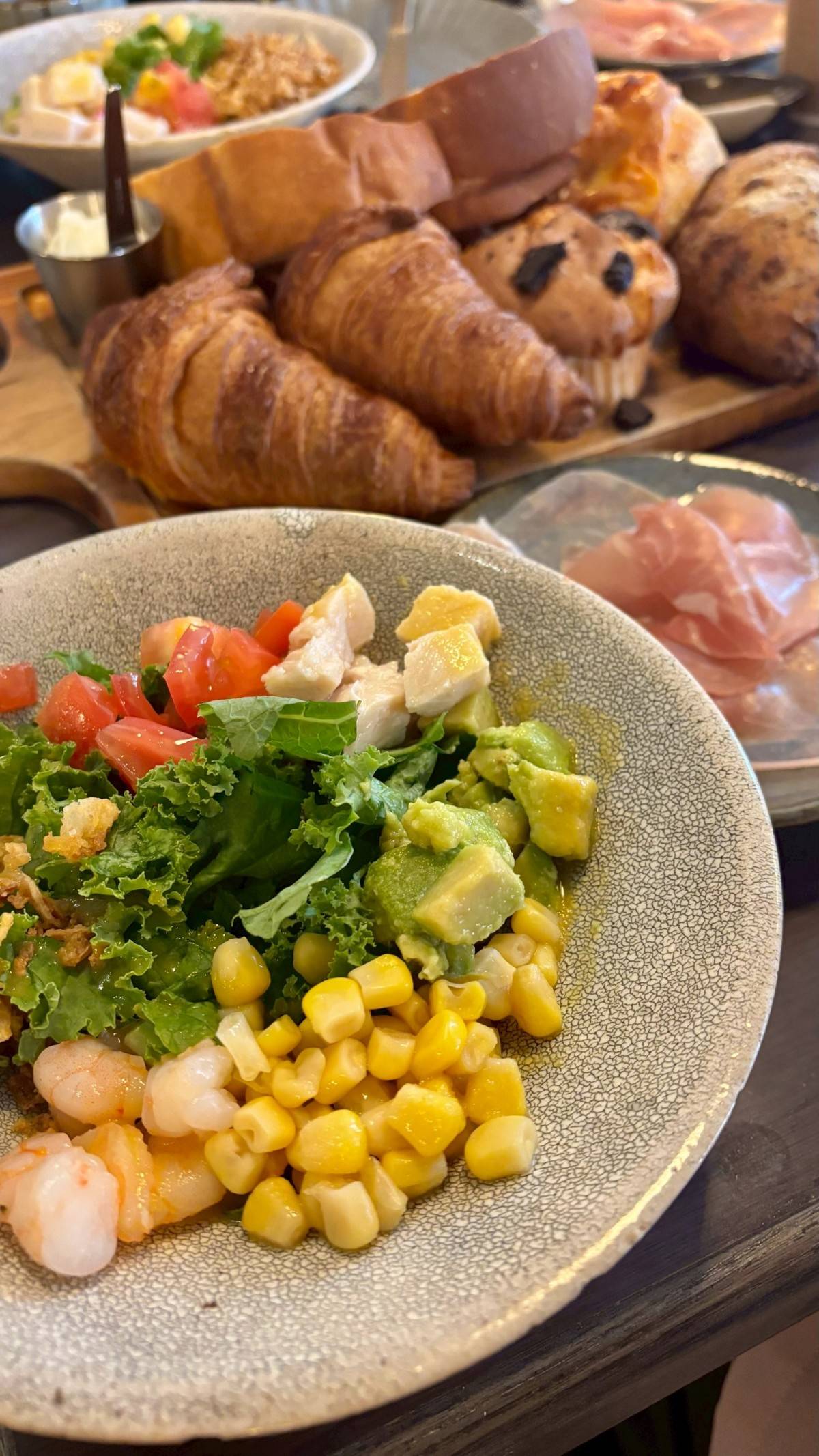 「flour +water横浜」のサラダ