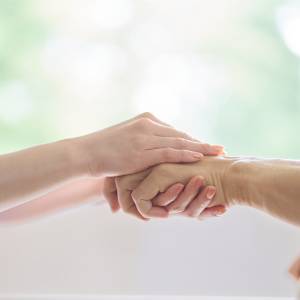 【占い師が語る】やさしい空気をまとう。「人を癒す力がある人」が多い誕生日5つ