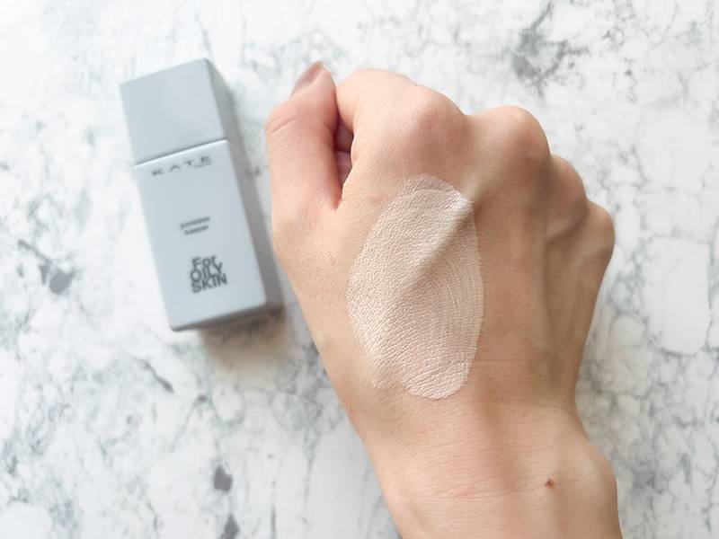 ポアレスキーパーFORオイリーのスウォッチ(手)