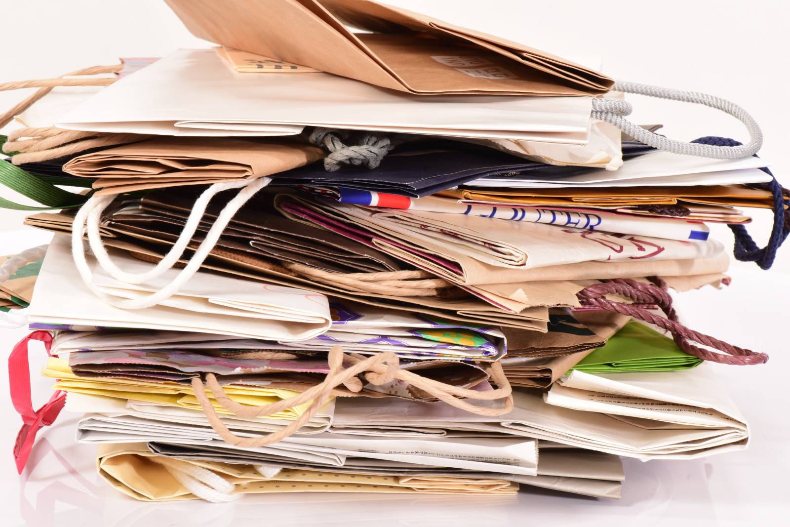 ダイニング　財運　下がる　紙袋