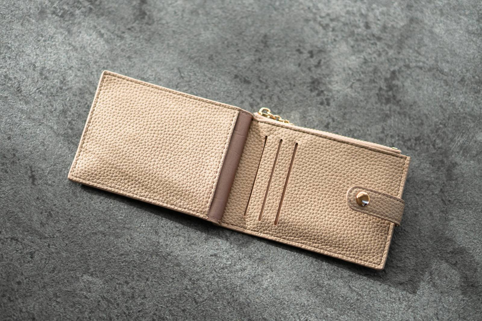 ダイニング　財運　下がる　財布