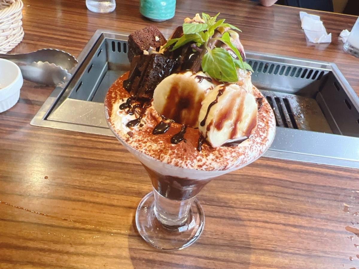 安楽亭「チョコティラミスパフェ」