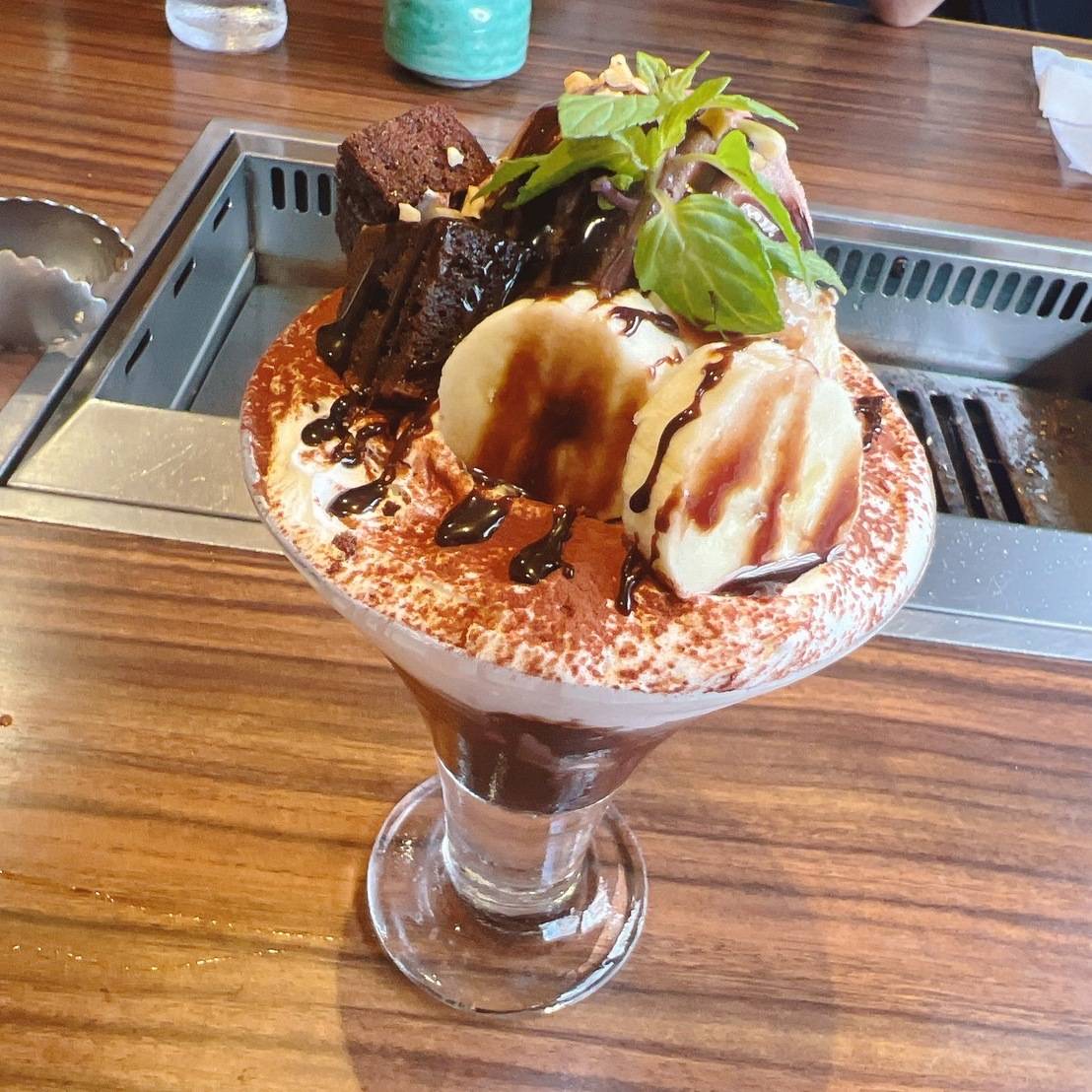 安楽亭「チョコティラミスパフェ」