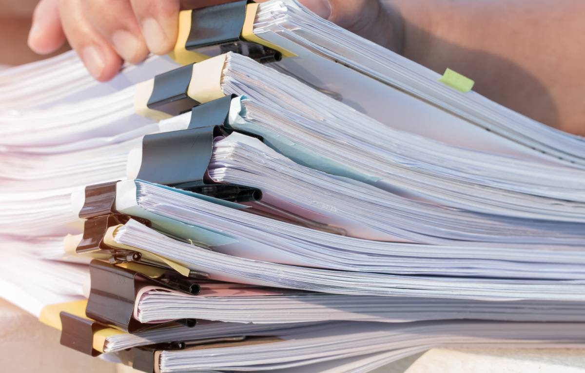 書類の山