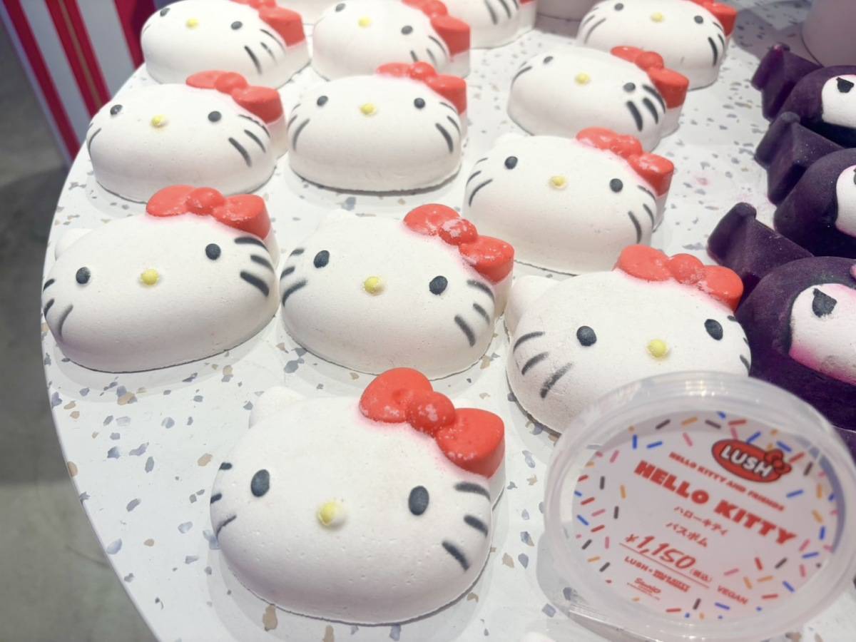 LUSH ハローキティ バスボム