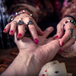 理想を追い求める天才型。「自分に厳しい人」に現れるレアな手相5選