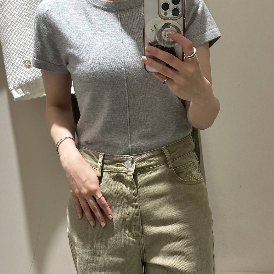 「GENERAL IDEA」の服の着画