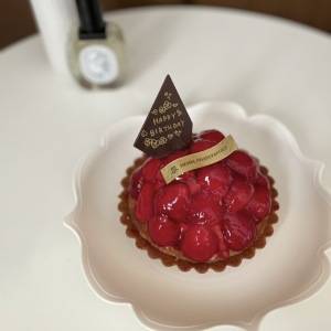 誕生日はやっぱり特別に♡「アンリシャルパンティエ」の苺タルトを注文