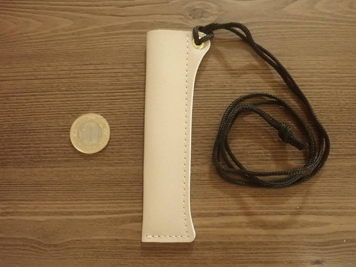 ダイソーのペンホルダーストラップ レザー調
