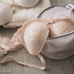 実は風水的に大凶です……。金運がみるみるダウンする下着の特徴5選