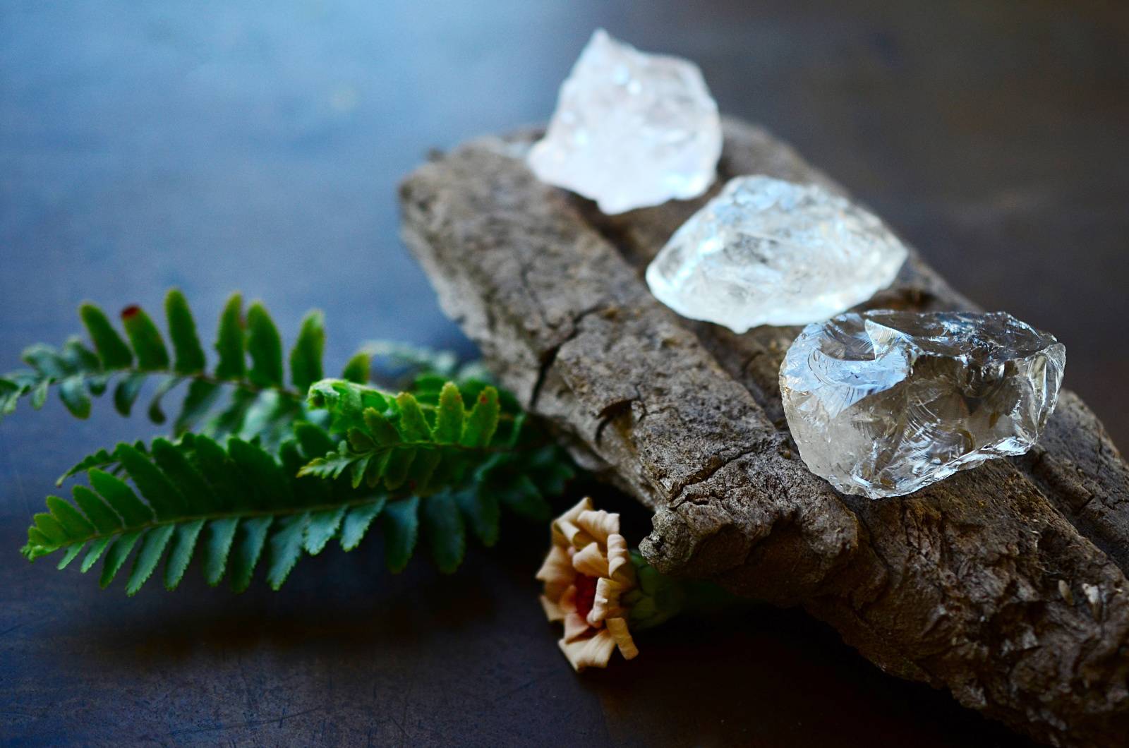 ダイニング　対人運　上がる　水晶