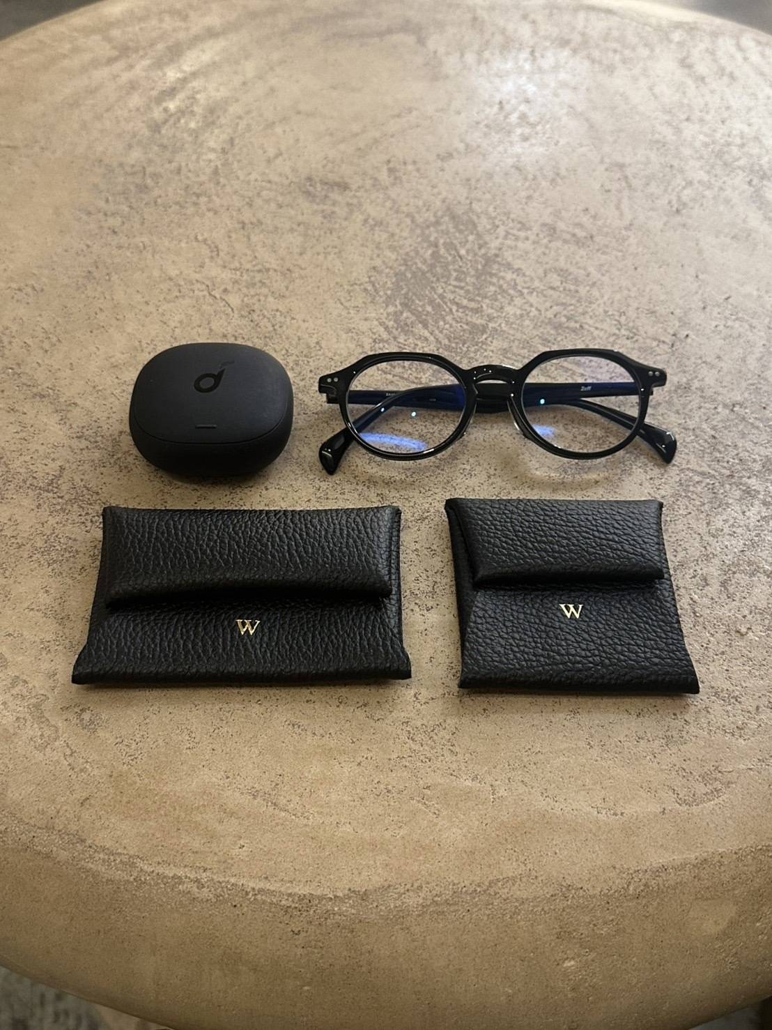 コインケースやメガネ