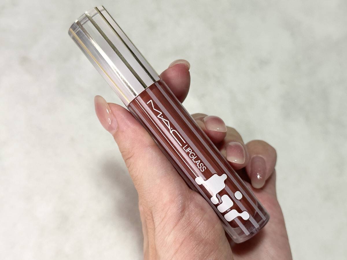 プレゼントにも最適なM・A・C リップガラスエアー