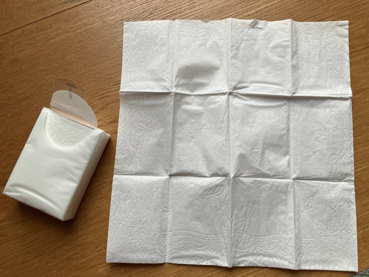 セリアのコンパクトペーパーハンカチ