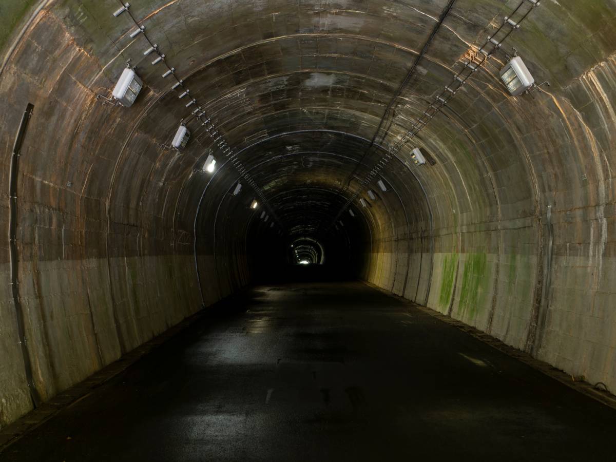 トンネル