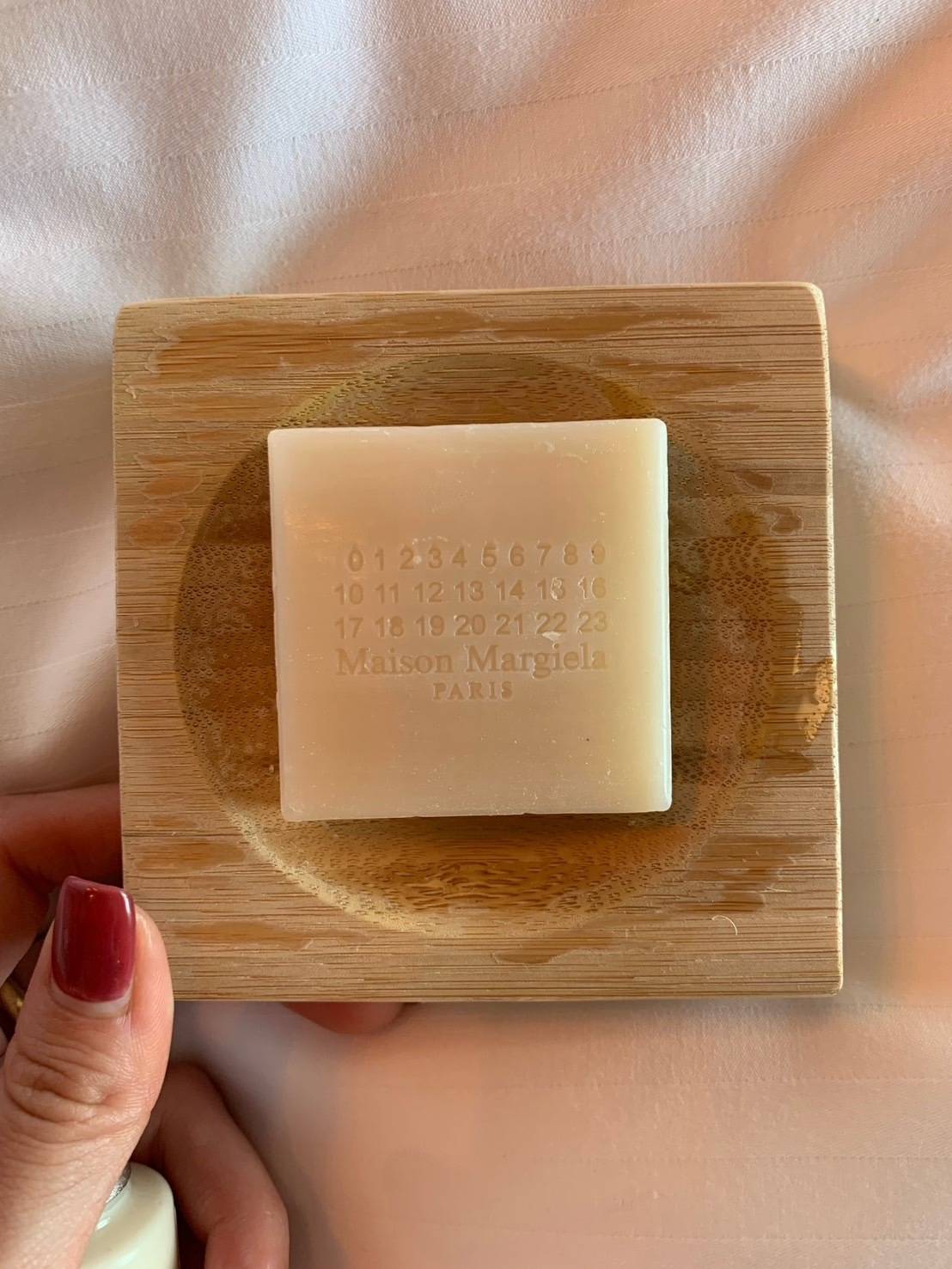 メゾン マルジェラ フレグランス「レプリカ」のバスアメニティ