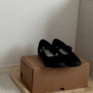 可憐な丸みシルエットが♡一足は持っておきたい「ルムトン」メリージェーンシューズ