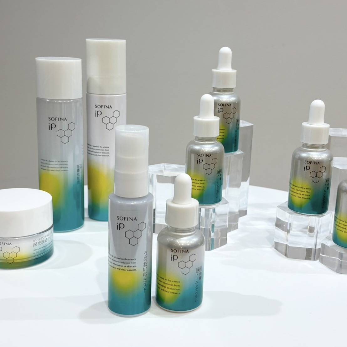 「ソフィーナiP 【薬用】角層トーニングセラム」発表会