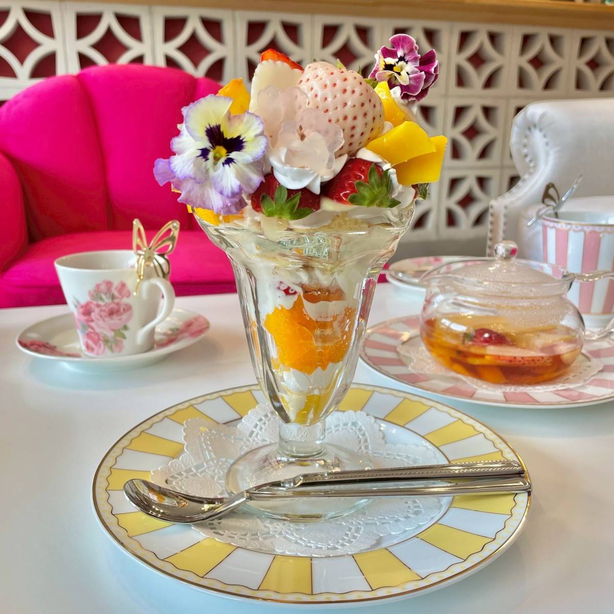 贅沢パフェとフルーツティー