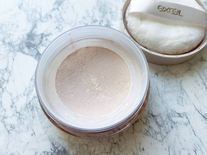 エクセルセラムインパウダーの中身の画像