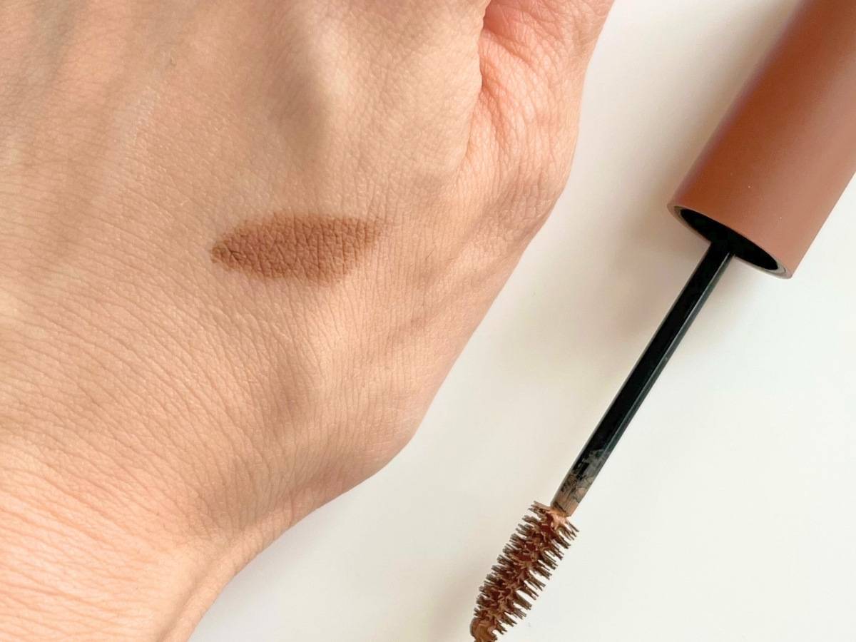 ロムアンド ハンオールブロウカラ 02マイルドウッディーの色味